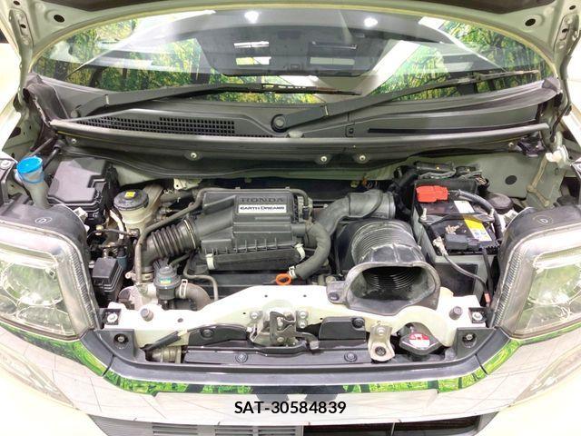 Honda N BOX 2016-03 7358938-17