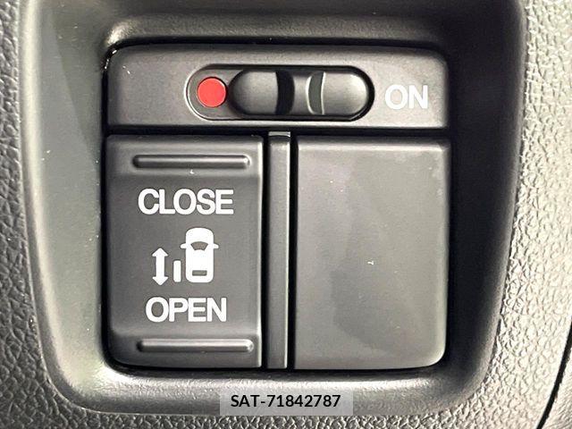Honda N BOX 2014-05 7358949-4