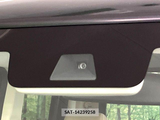 Honda N BOX 2022-02 7358937-2