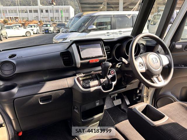 Honda N BOX 2015-09 7358947-12