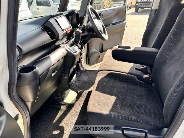 Honda N BOX 2015-09 7358947-13