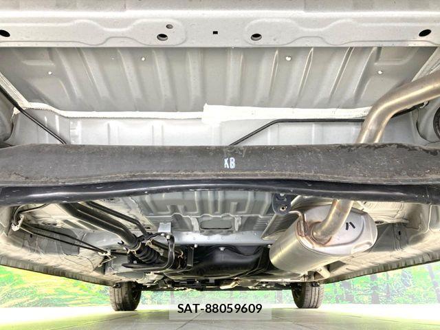 Honda N BOX 2023-10 7358929-18