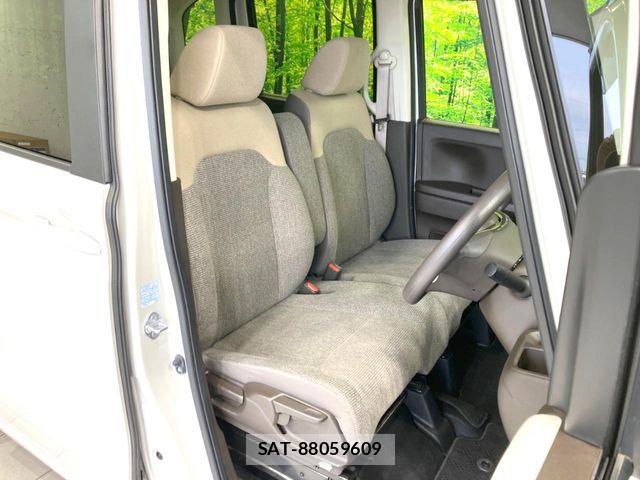 Honda N BOX 2023-10 7358929-7