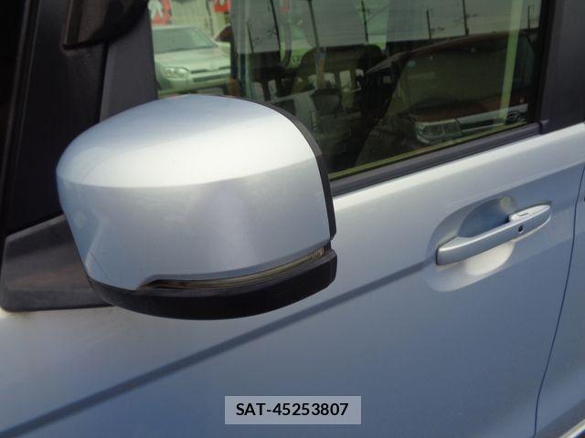 Honda N BOX 2019-06 7358958-12