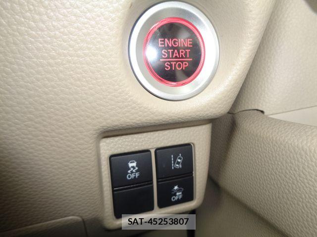 Honda N BOX 2019-06 7358958-21