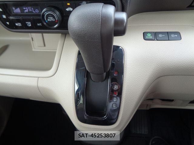 Honda N BOX 2019-06 7358958-25