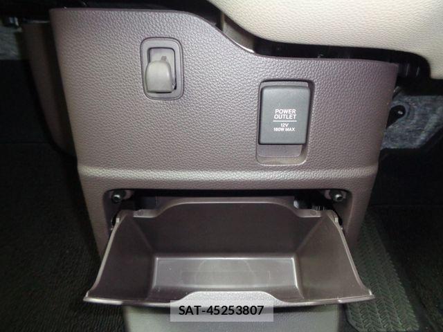 Honda N BOX 2019-06 7358958-26