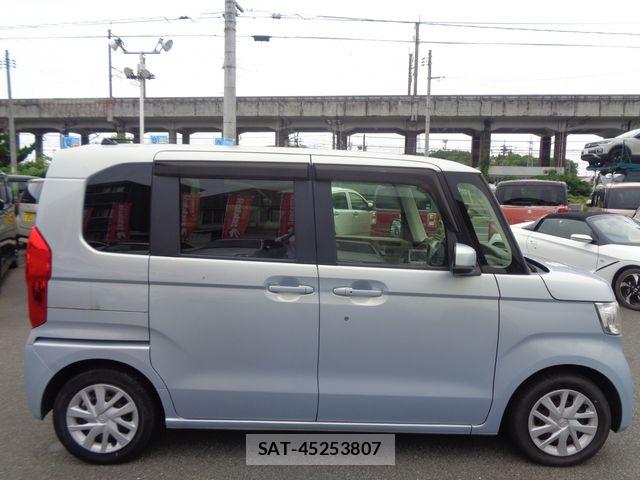 Honda N BOX 2019-06 7358958-3