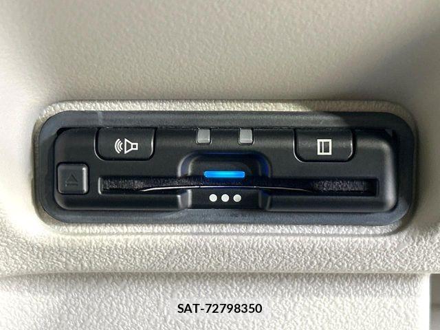 Honda N BOX 2023-11 7358922-6