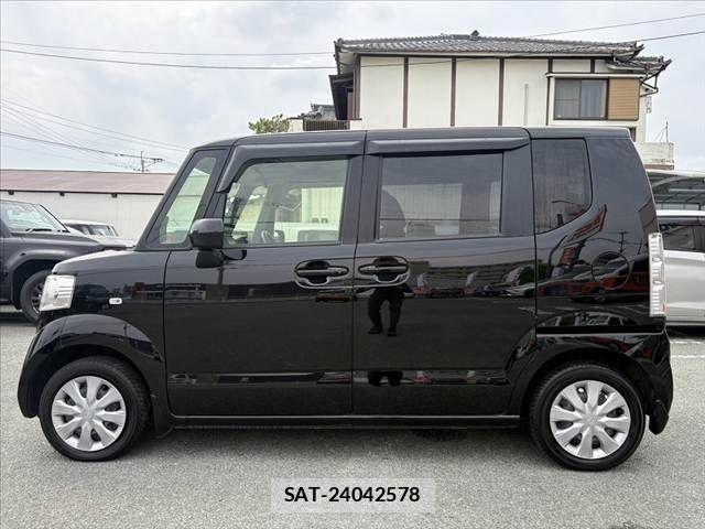 Honda N BOX 2017-06 7358953-10