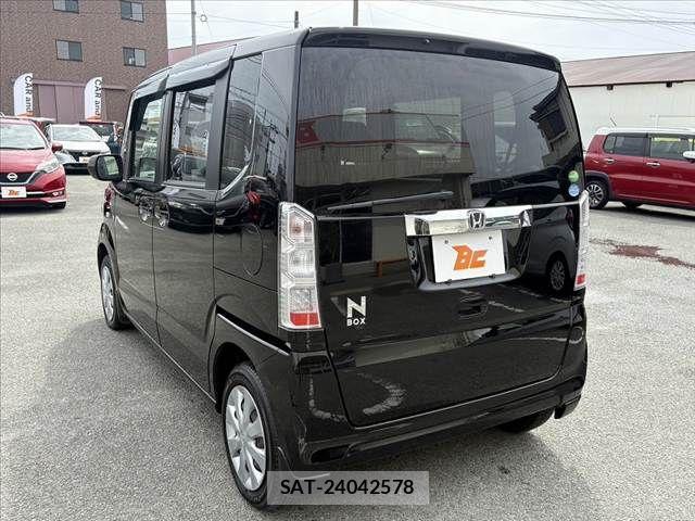 Honda N BOX 2017-06 7358953-14