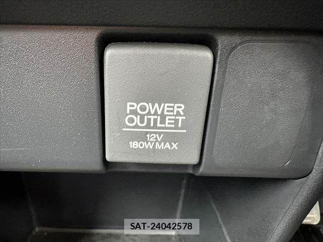 Honda N BOX 2017-06 7358953-22