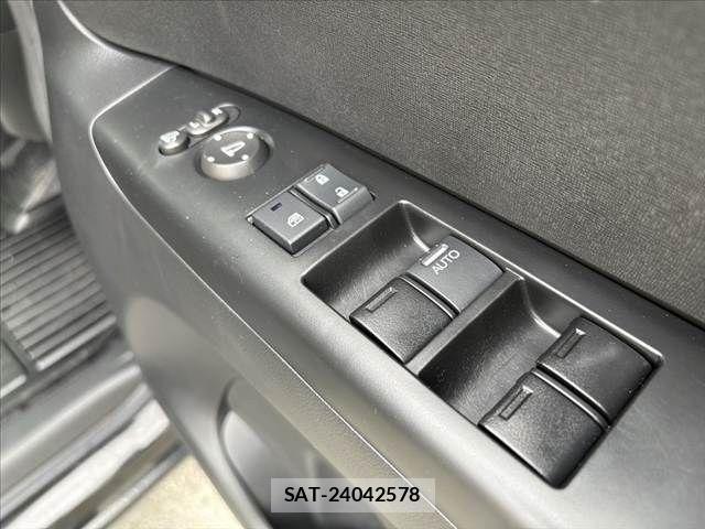 Honda N BOX 2017-06 7358953-5