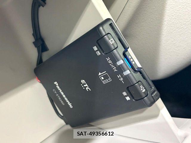 Honda N BOX 2025-06 7358920-6