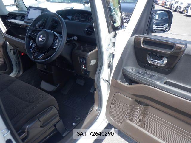 Honda N BOX 2022-07 7358927-25