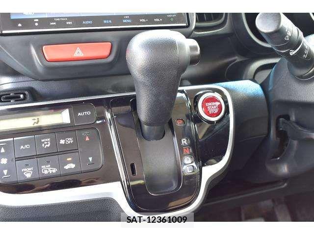 Honda N BOX 2017-06 7358955-10
