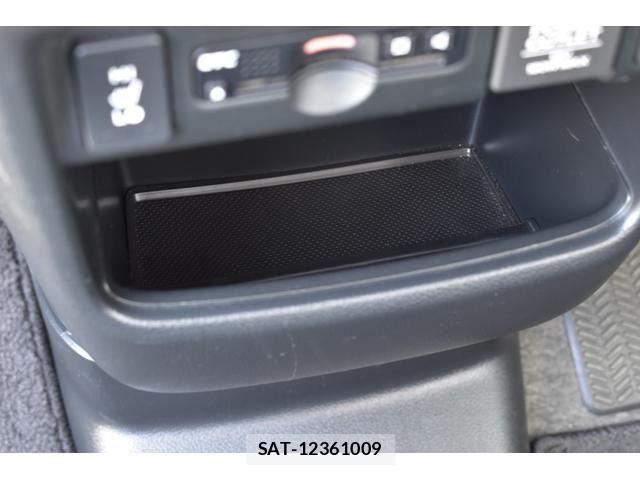 Honda N BOX 2017-06 7358955-14