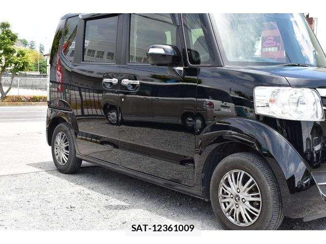Honda N BOX 2017-06 7358955-15