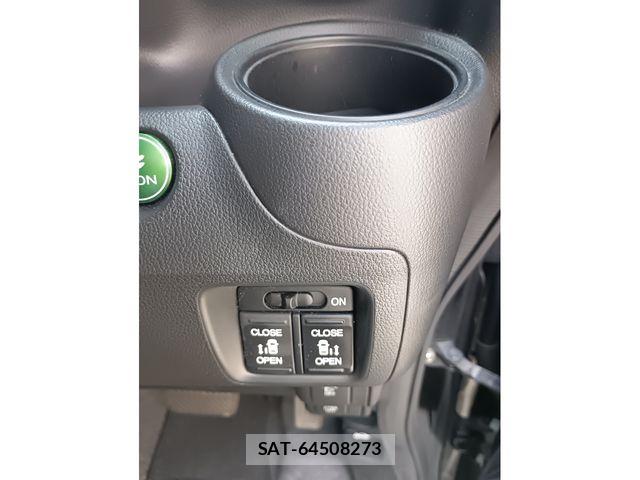 Honda N BOX 2017-02 7358951-19
