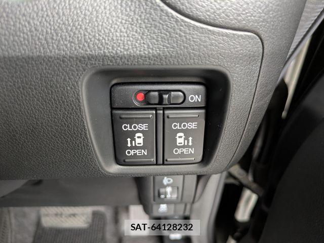Honda N BOX 2013-09 7358956-11