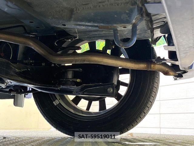 Honda N BOX 2017-11 7358933-19