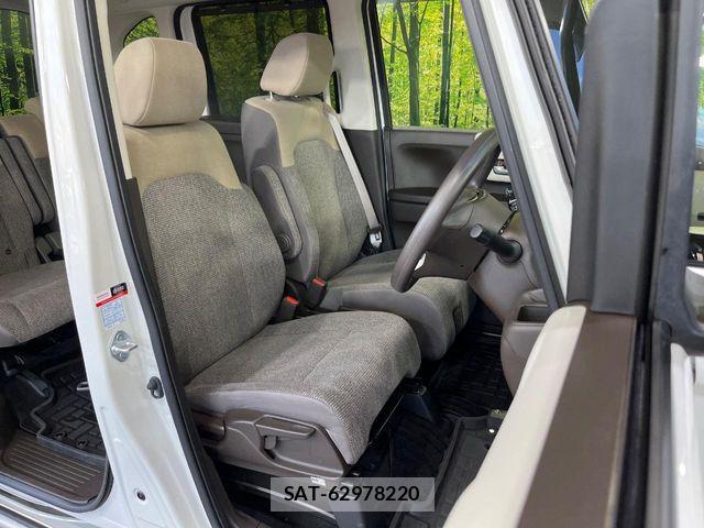 Honda N BOX 2023-07 7393070-7