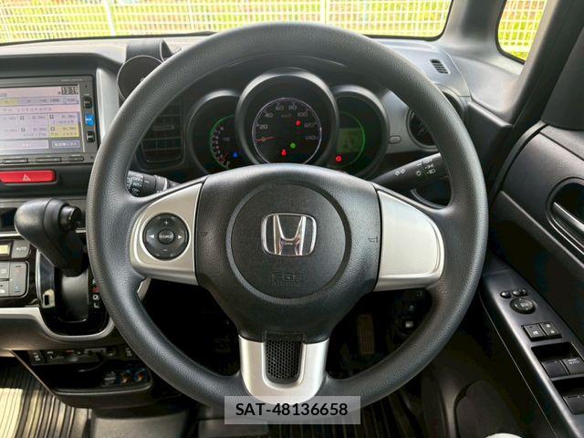 Honda N BOX 2016-10 7456161-16