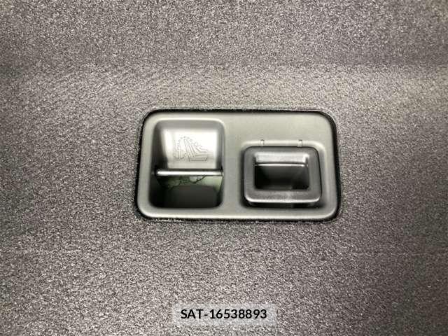 Honda N BOX 2026-04 7456108-17