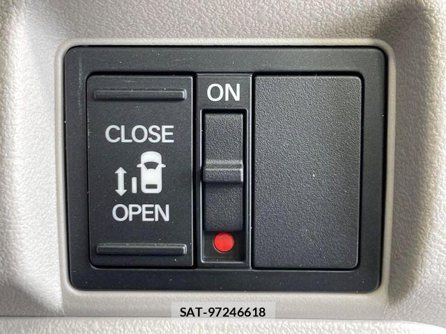 Honda N BOX 2025-12 7456098-4