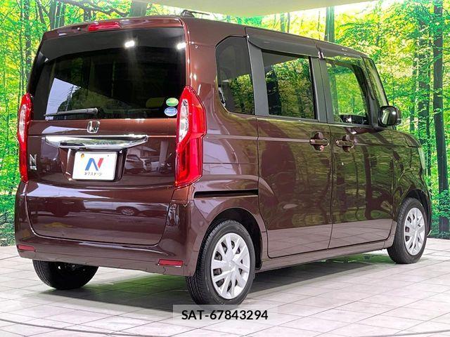 Honda N BOX 2018-03 7456129-16