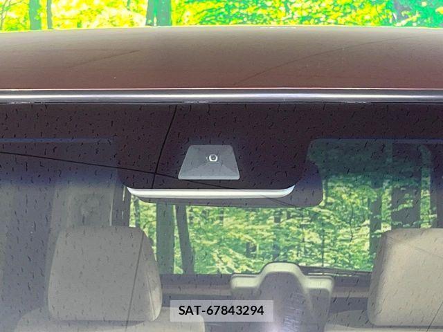 Honda N BOX 2018-03 7456129-4