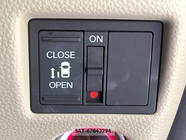 Honda N BOX 2018-03 7456129-6