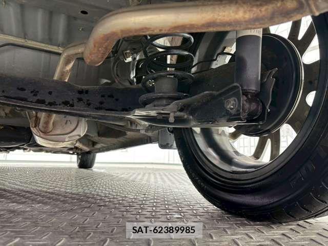 Honda N BOX 2018-02 7456125-11