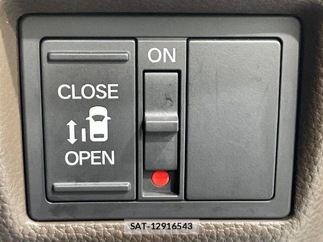 Honda N BOX 2022-06 7456122-7