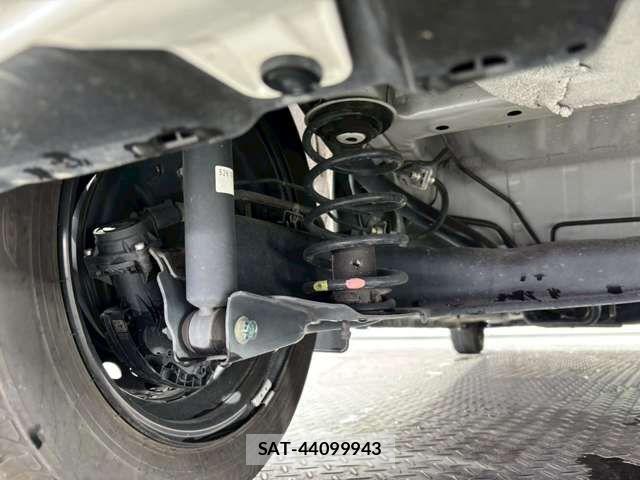 Honda N BOX 2023-06 7456117-11