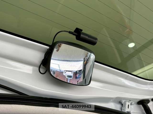 Honda N BOX 2023-06 7456117-17