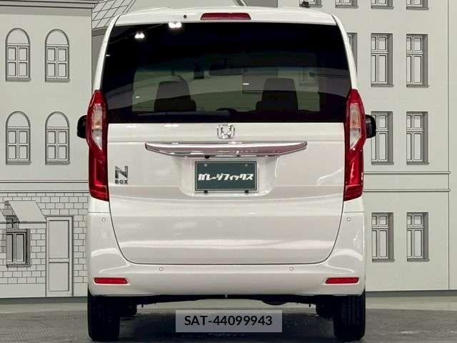 Honda N BOX 2023-06 7456117-7