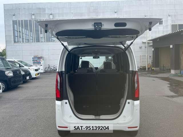 Honda N BOX 2026-04 7456102-16