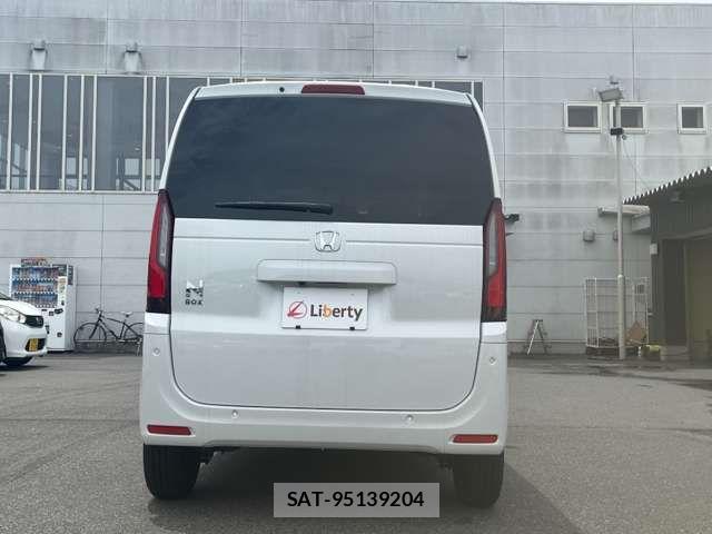 Honda N BOX 2026-04 7456102-8