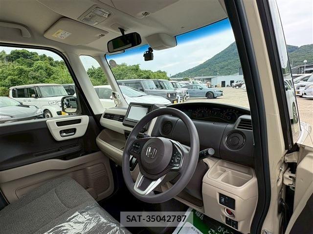 Honda N BOX 2018-08 7456133-17