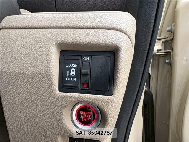 Honda N BOX 2018-08 7456133-19