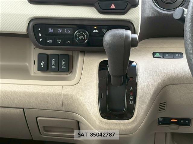 Honda N BOX 2018-08 7456133-25