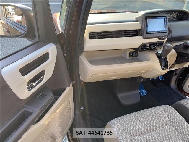 Honda N BOX 2018-09 7456118-11