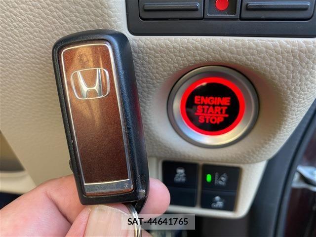 Honda N BOX 2018-09 7456118-23