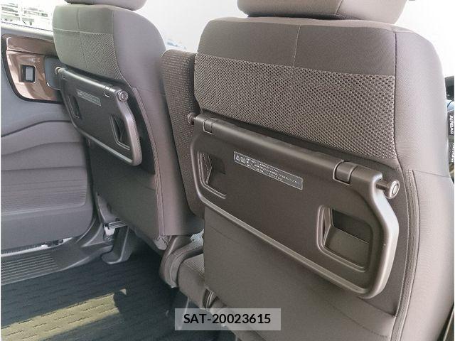 Honda N BOX 2023-02 7456141-8