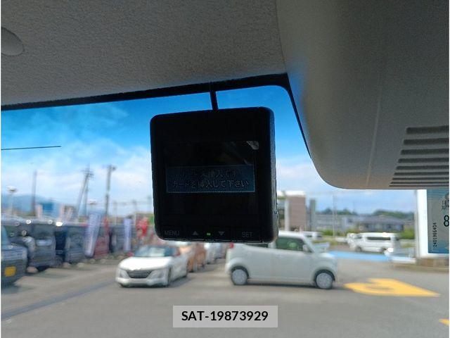 Honda N BOX 2021-06 7456132-26