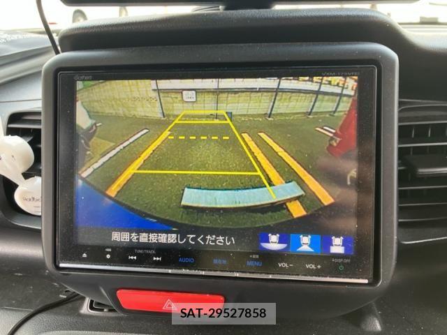 Honda N BOX 2017-02 7456169-13