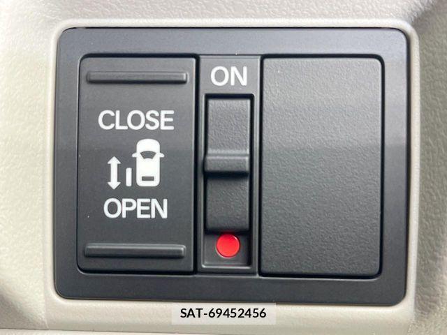 Honda N BOX 2026-06 7456097-4
