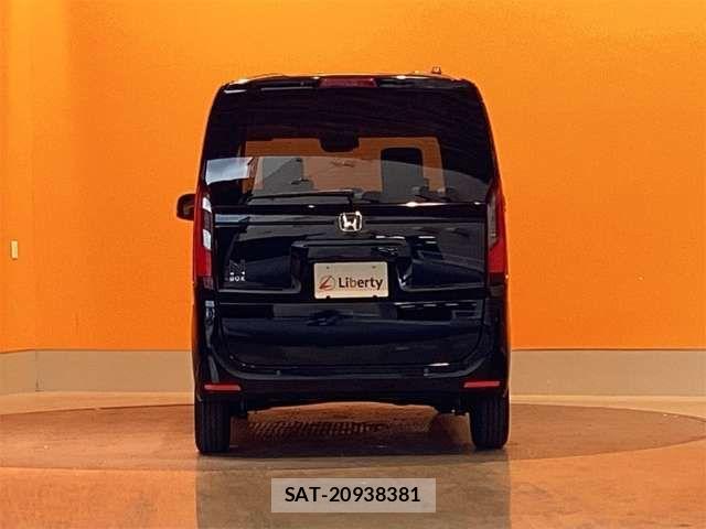 Honda N BOX 2026-05 7456104-8
