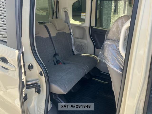 Honda N BOX 2018-03 7456154-11